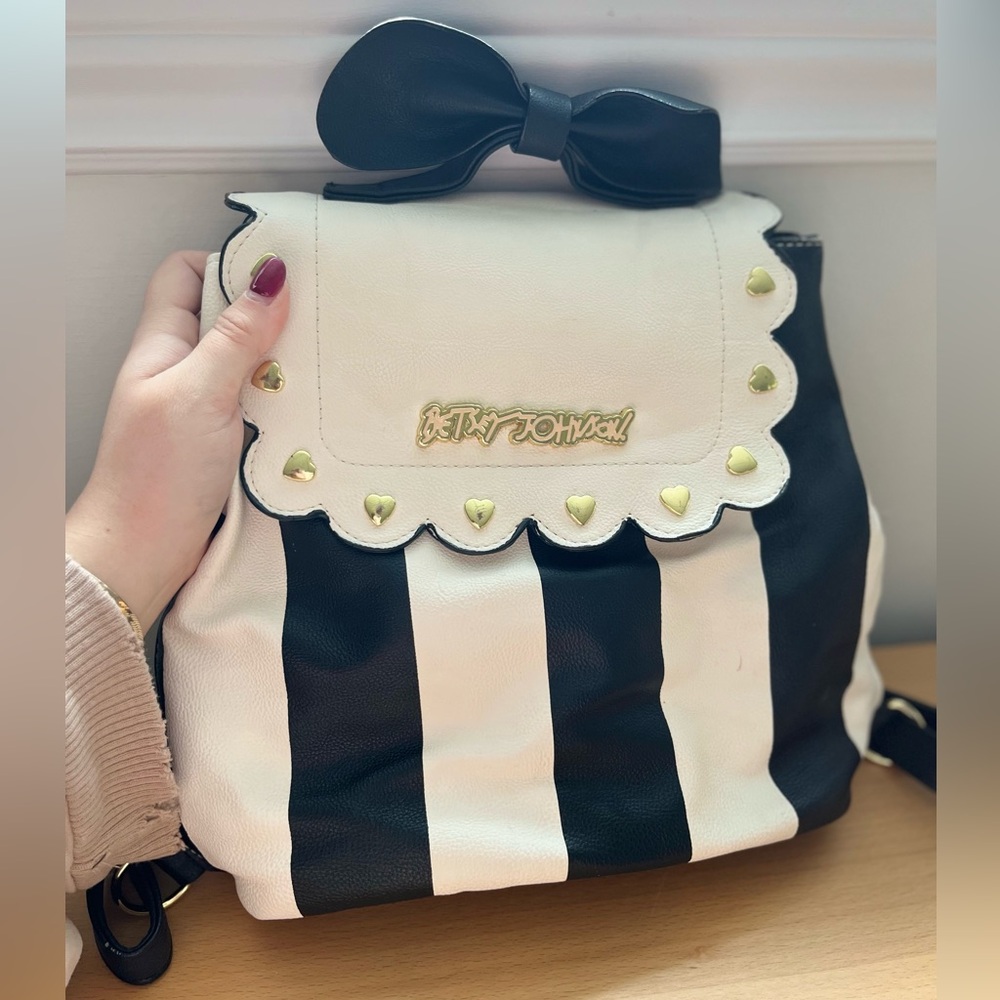 BETSEY JOHNSON- Black and White Stripped Bow Backpack